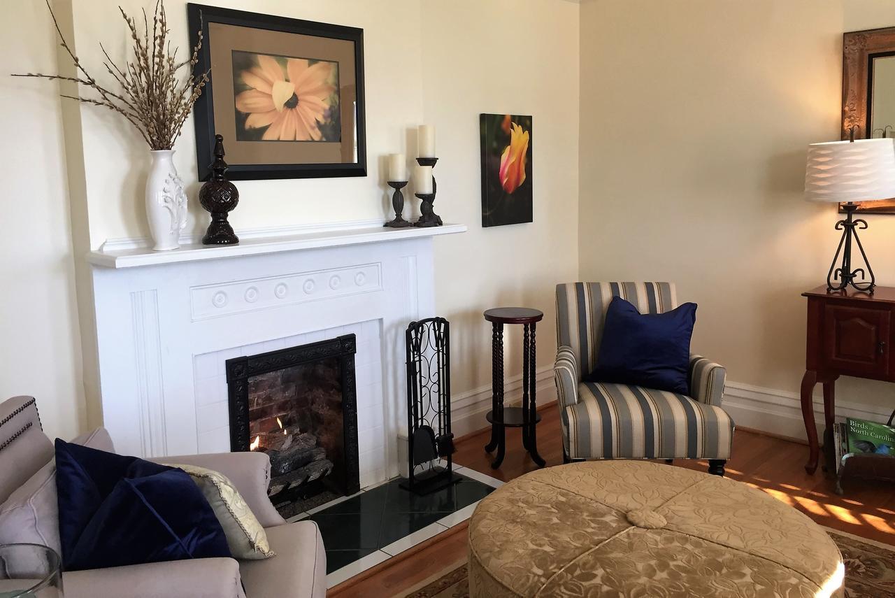 Oak Hill On Love Lane Bed And Breakfast Inn 웨인즈빌 외부 사진